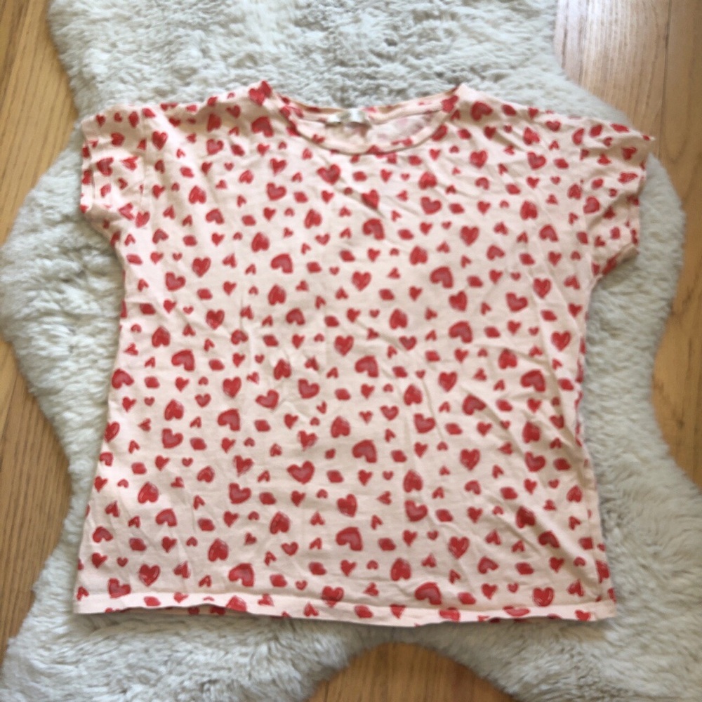pink tee